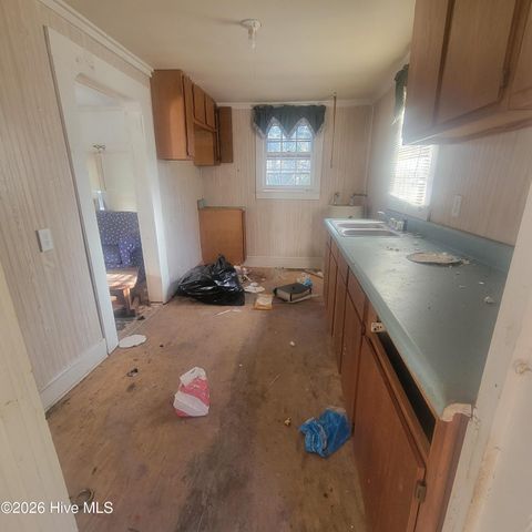 2105 Nc Highway 53 E, Burgaw, NC 28425