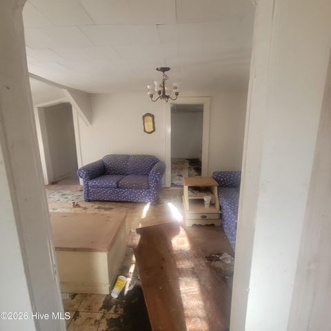 2105 Nc Highway 53 E, Burgaw, NC 28425