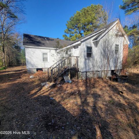 2105 Nc Highway 53 E, Burgaw, NC 28425