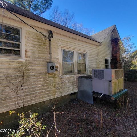 2105 Nc Highway 53 E, Burgaw, NC 28425