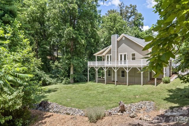 2 Birkdale Drive, Weaverville, NC 28787