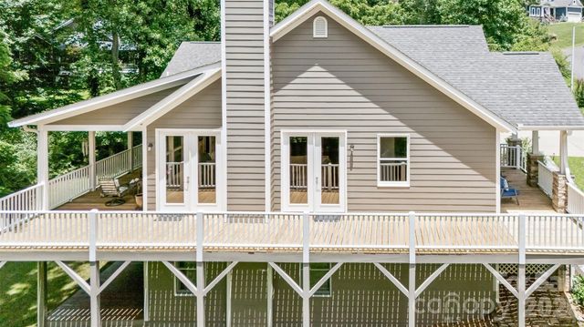 2 Birkdale Drive, Weaverville, NC 28787