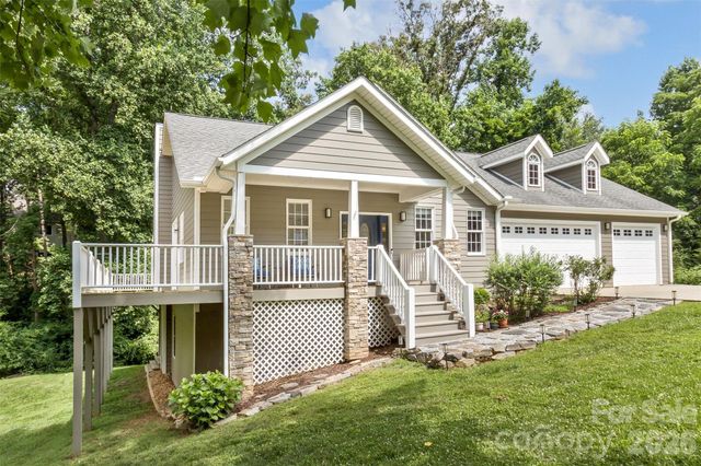 2 Birkdale Drive, Weaverville, NC 28787