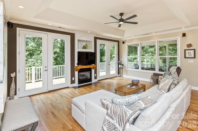 2 Birkdale Drive, Weaverville, NC 28787