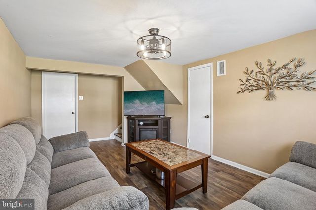 1040 EAST AVE, Blue Bell, PA 19422