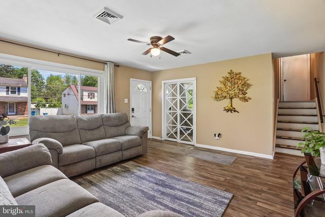 1040 EAST AVE, Blue Bell, PA 19422