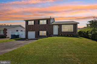 1040 EAST AVE, Blue Bell, PA 19422