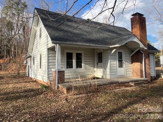 5167 US 221 Highway N, Marion, NC 28752