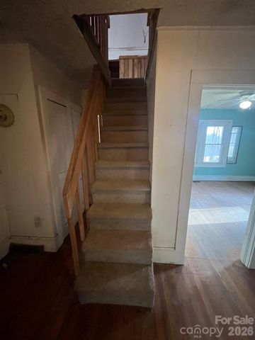 5167 US 221 Highway N, Marion, NC 28752