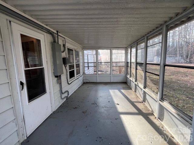 5167 US 221 Highway N, Marion, NC 28752