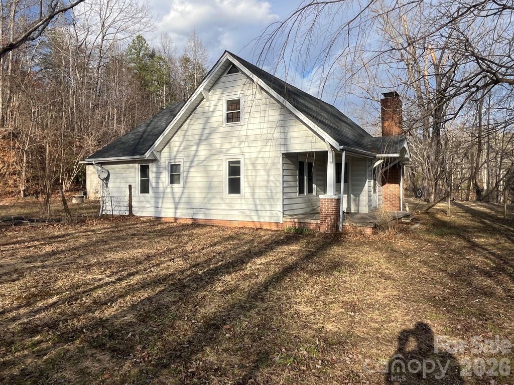 5167 US 221 Highway N, Marion, NC 28752