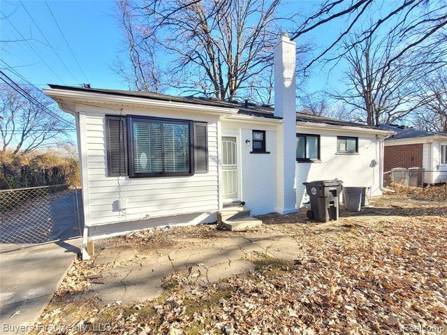 21741 Church Street, Oak Park, MI 48237