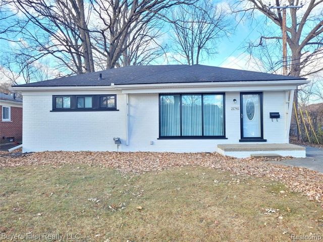 21741 Church Street, Oak Park, MI 48237