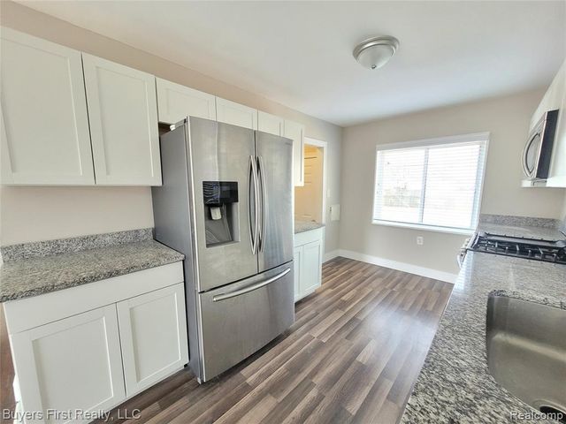 21741 Church Street, Oak Park, MI 48237