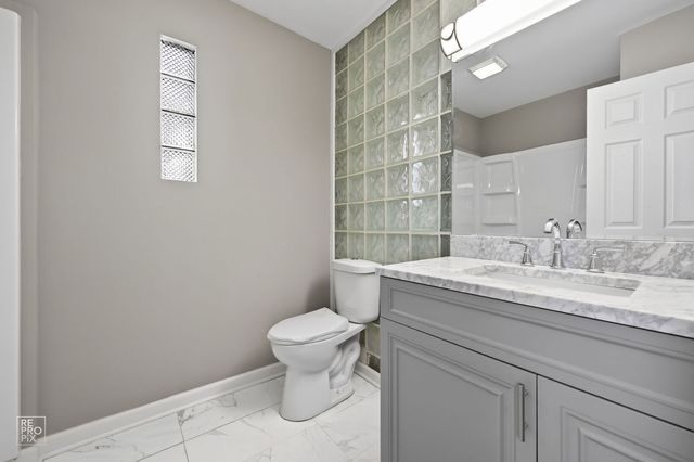 4680 W 83rd Street, Chicago, IL 60652