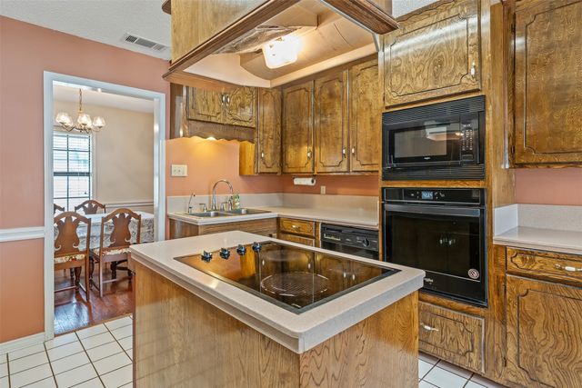 10202 E Lakeshore Drive, Tyler, TX 75709