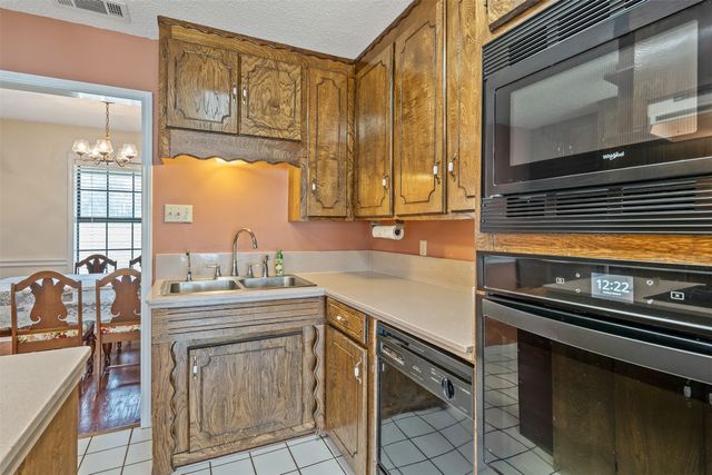 10202 E Lakeshore Drive, Tyler, TX 75709