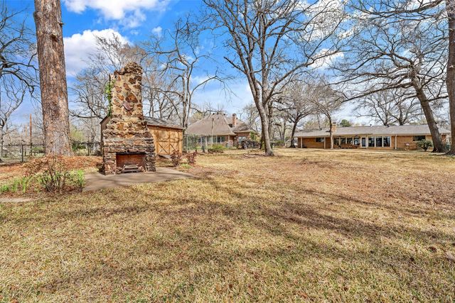 10202 E Lakeshore Drive, Tyler, TX 75709