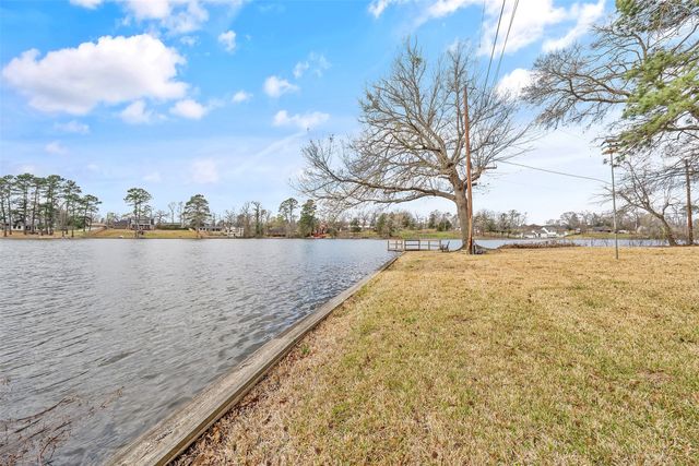 10202 E Lakeshore Drive, Tyler, TX 75709