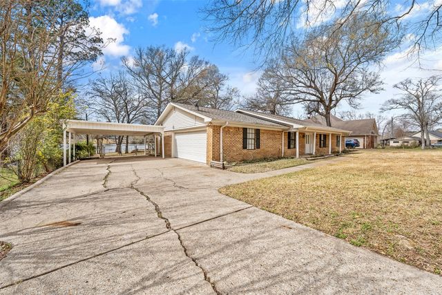 10202 E Lakeshore Drive, Tyler, TX 75709