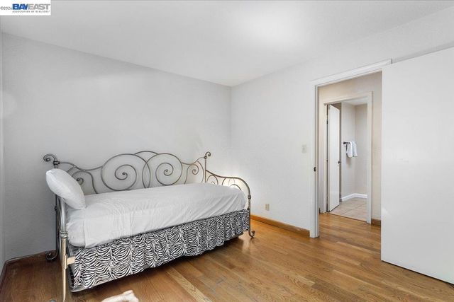 6444 Boone Dr, Castro Valley, CA 94552