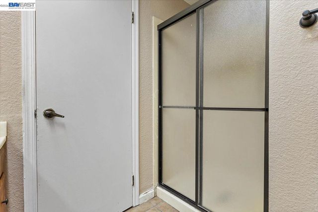 6444 Boone Dr, Castro Valley, CA 94552