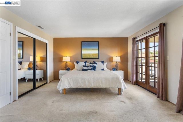 6444 Boone Dr, Castro Valley, CA 94552