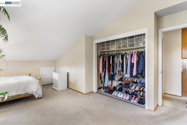 6444 Boone Dr, Castro Valley, CA 94552