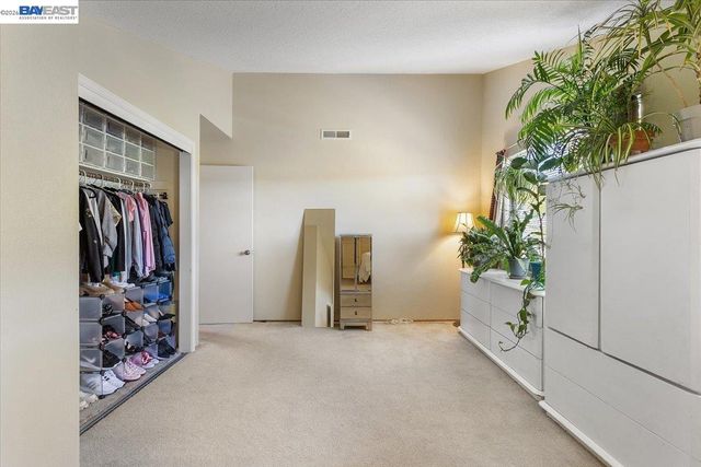 6444 Boone Dr, Castro Valley, CA 94552