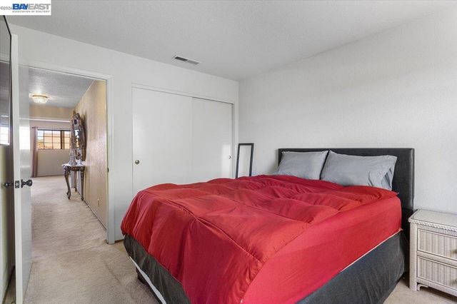 6444 Boone Dr, Castro Valley, CA 94552