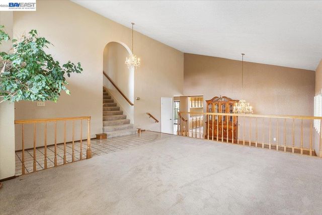 6444 Boone Dr, Castro Valley, CA 94552