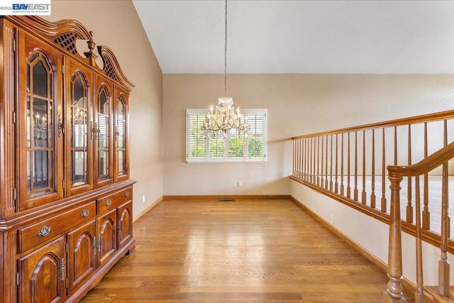 6444 Boone Dr, Castro Valley, CA 94552