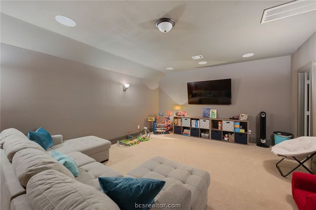 2533 Kimbolton Drive, College Station, TX 77845