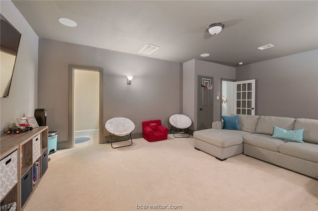 2533 Kimbolton Drive, College Station, TX 77845