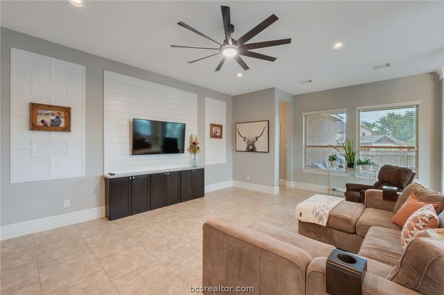 2533 Kimbolton Drive, College Station, TX 77845