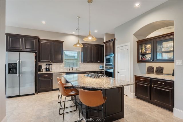 2533 Kimbolton Drive, College Station, TX 77845