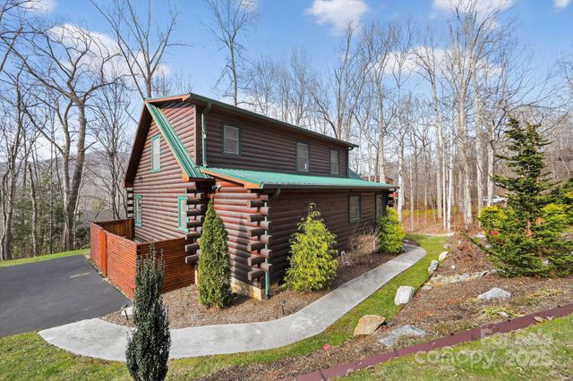 676 Henry Dingus Way, Maggie Valley, NC 28751