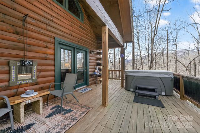 676 Henry Dingus Way, Maggie Valley, NC 28751