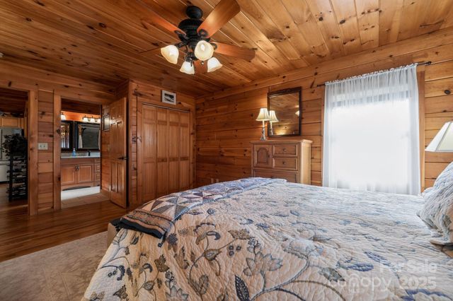 676 Henry Dingus Way, Maggie Valley, NC 28751