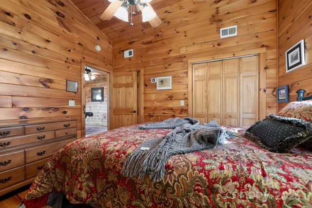 676 Henry Dingus Way, Maggie Valley, NC 28751