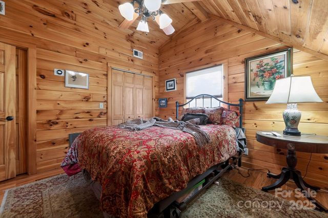 676 Henry Dingus Way, Maggie Valley, NC 28751