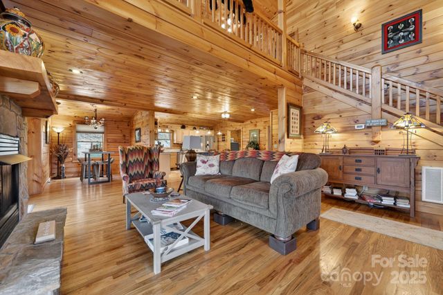 676 Henry Dingus Way, Maggie Valley, NC 28751