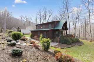 676 Henry Dingus Way, Maggie Valley, NC 28751
