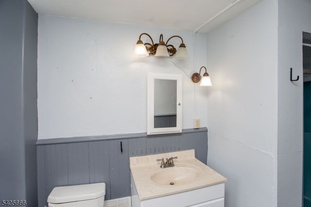 309 Harrison St, Frenchtown Boro, NJ 08825