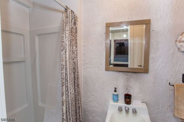 309 Harrison St, Frenchtown Boro, NJ 08825