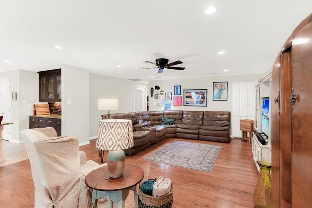 319 E Spring Valley Road, Richardson, TX 75081
