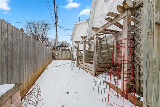 1035 E KIMBERLY AVENUE, Kimberly, WI 54136