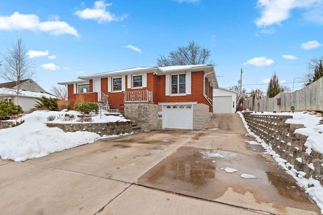 1035 E KIMBERLY AVENUE, Kimberly, WI 54136