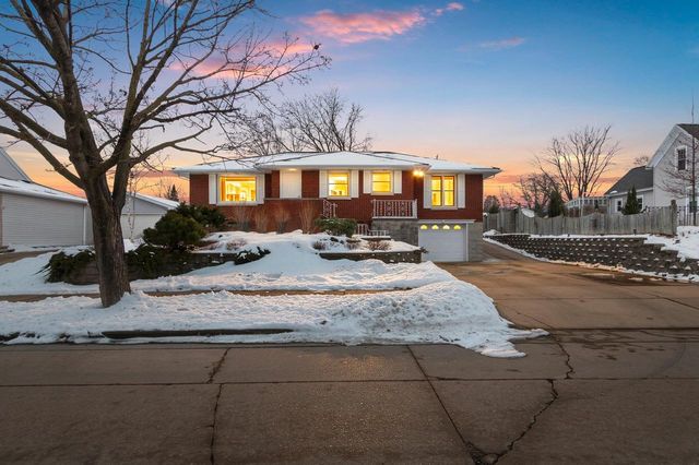 1035 E KIMBERLY AVENUE, Kimberly, WI 54136