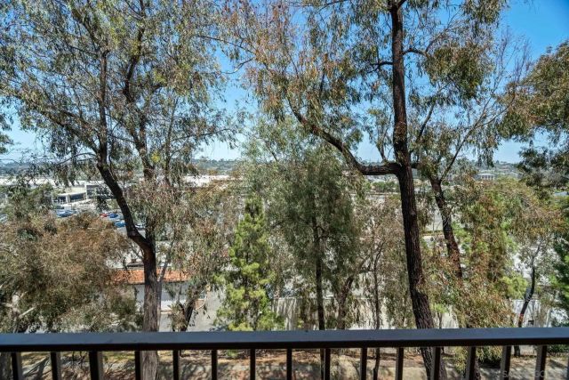 2330 Hosp Way 304, Carlsbad, CA 92008